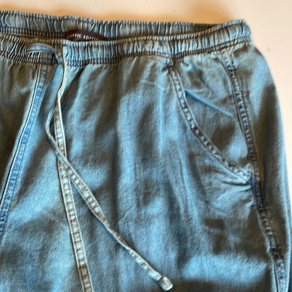 Waist 20-23” rise 13 inches inseam 20 inches cute little buttons detail on Leg - Picture 6 of 10